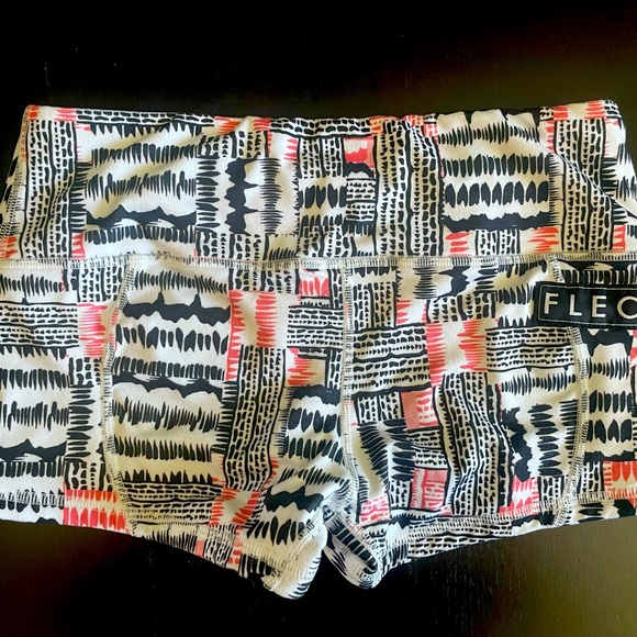 Fleo Low Rise Contour - Picture 1 of 3